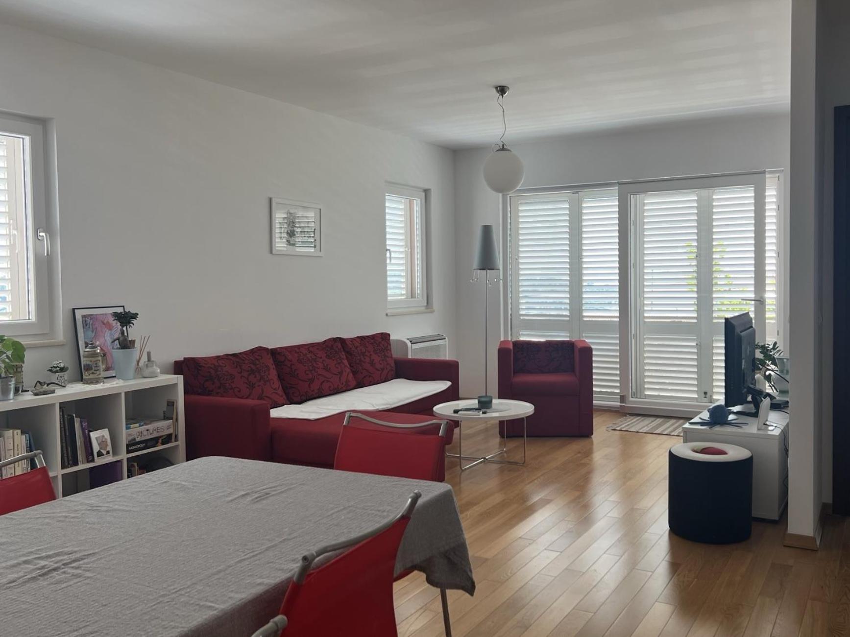 Apartment Lucija - Cozy Flat In The City Center With A Sea View & Parking Makarska Exterior photo
